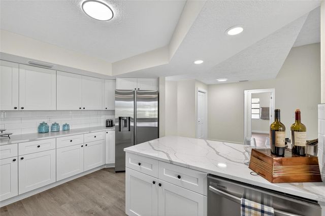 1903 COUNTRY CLUB COURT, Plant City, FL 33566