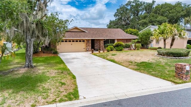 1903 COUNTRY CLUB COURT, Plant City, FL 33566