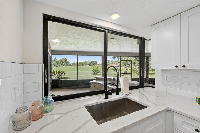1903 COUNTRY CLUB COURT, Plant City, FL 33566