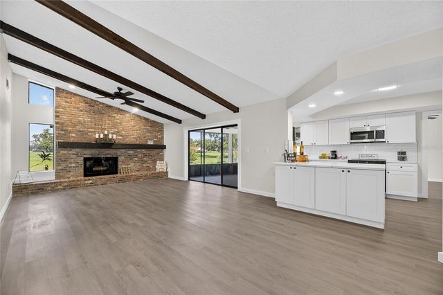 1903 COUNTRY CLUB COURT, Plant City, FL 33566
