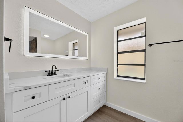 1903 COUNTRY CLUB COURT, Plant City, FL 33566