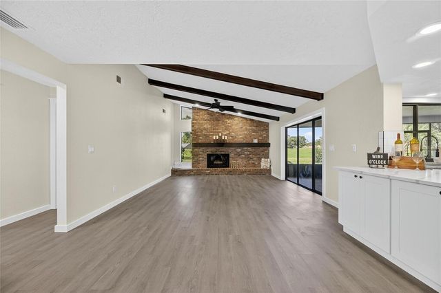 1903 COUNTRY CLUB COURT, Plant City, FL 33566