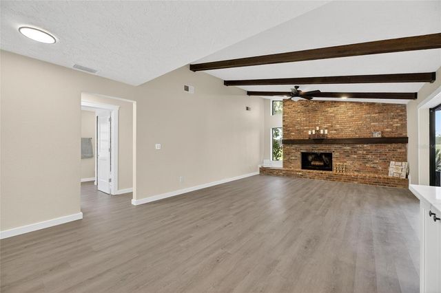1903 COUNTRY CLUB COURT, Plant City, FL 33566