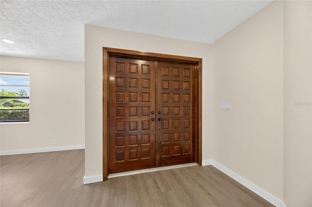1903 COUNTRY CLUB COURT, Plant City, FL 33566