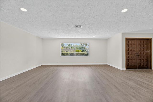 1903 COUNTRY CLUB COURT, Plant City, FL 33566