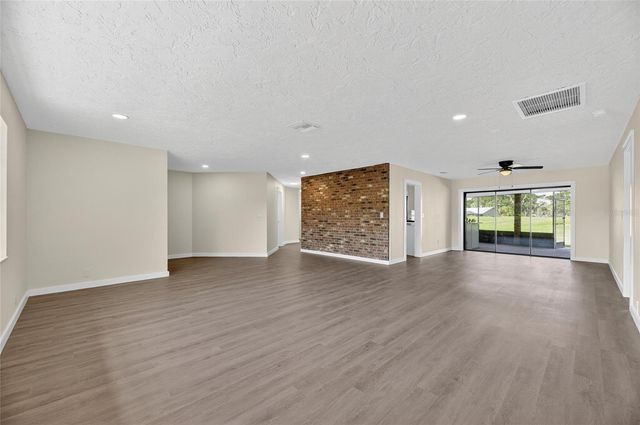 1903 COUNTRY CLUB COURT, Plant City, FL 33566