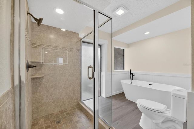 1903 COUNTRY CLUB COURT, Plant City, FL 33566