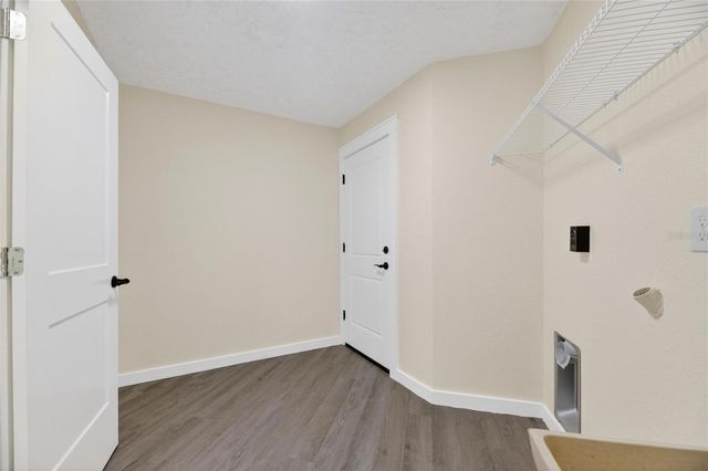 1903 COUNTRY CLUB COURT, Plant City, FL 33566