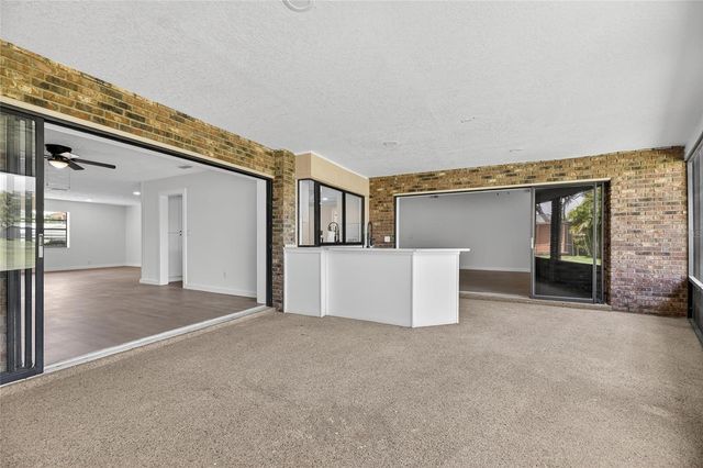 1903 COUNTRY CLUB COURT, Plant City, FL 33566