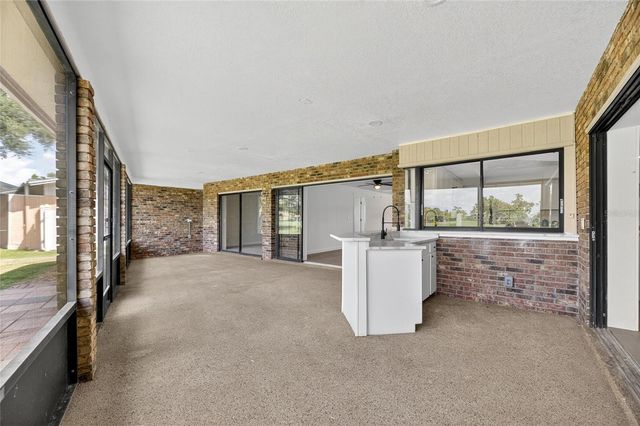 1903 COUNTRY CLUB COURT, Plant City, FL 33566