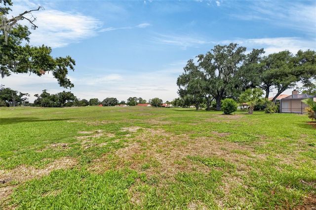 1903 COUNTRY CLUB COURT, Plant City, FL 33566