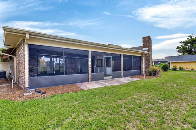 1903 COUNTRY CLUB COURT, Plant City, FL 33566