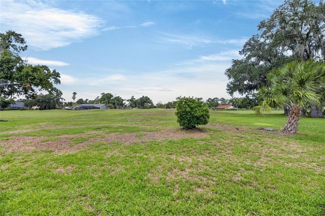 1903 COUNTRY CLUB COURT, Plant City, FL 33566
