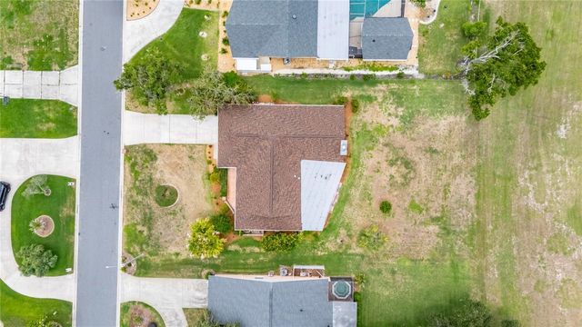 1903 COUNTRY CLUB COURT, Plant City, FL 33566