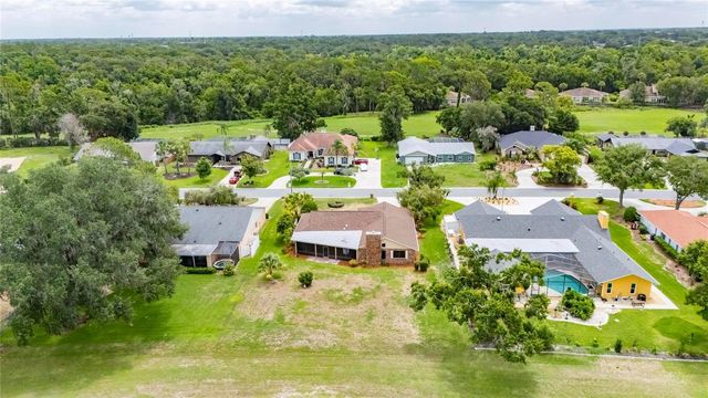 1903 COUNTRY CLUB COURT, Plant City, FL 33566
