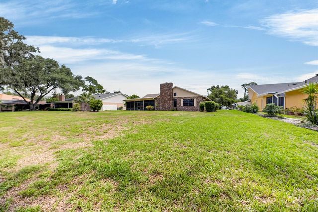 1903 COUNTRY CLUB COURT, Plant City, FL 33566