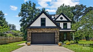 5511 Milhaven Lane, Charlotte, NC 28269