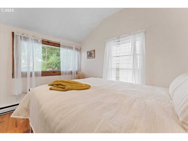 830 OCEANWAY St, Seaside, OR 97138