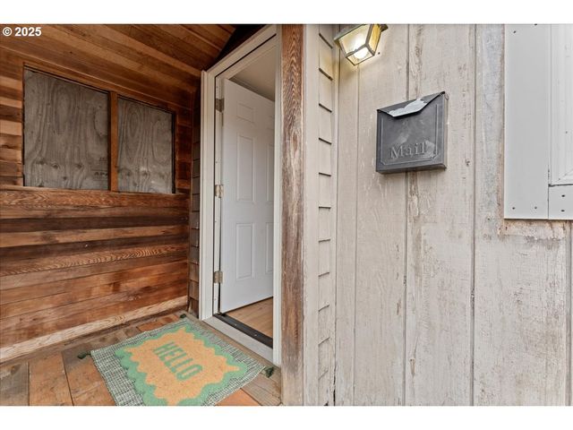 830 OCEANWAY St, Seaside, OR 97138