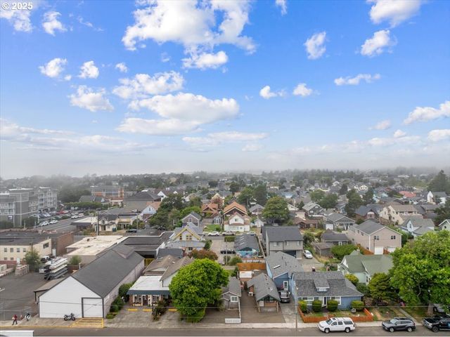 830 OCEANWAY St, Seaside, OR 97138