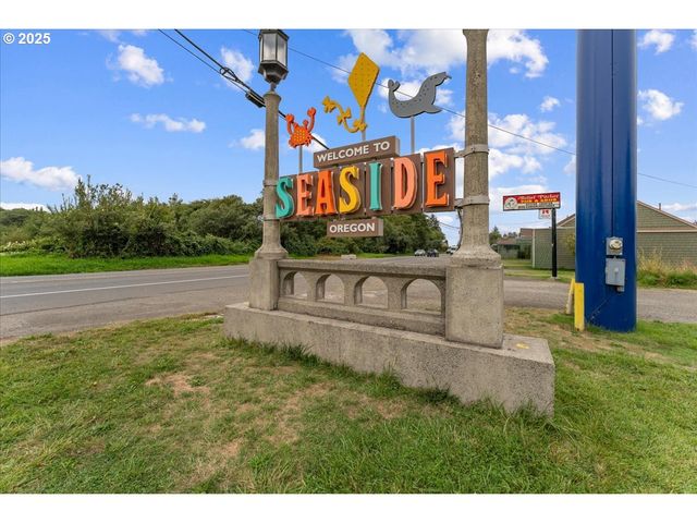 830 OCEANWAY St, Seaside, OR 97138