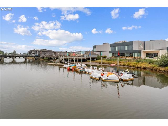 830 OCEANWAY St, Seaside, OR 97138