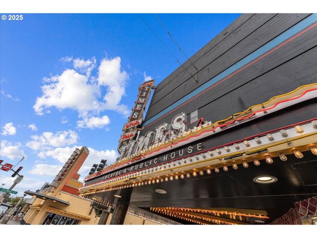 830 OCEANWAY St, Seaside, OR 97138