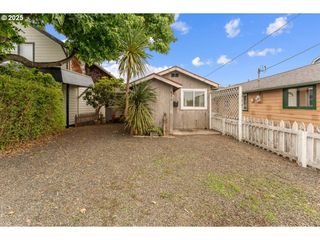 830 OCEANWAY St, Seaside, OR 97138