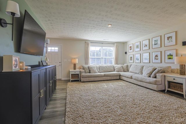 89 Cedarwood Drive, Amelia, OH 45102