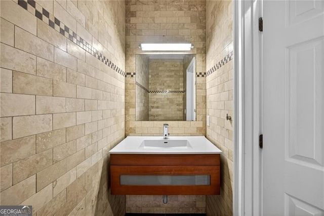 6 Wieuca Trace NE, Atlanta, GA 30342