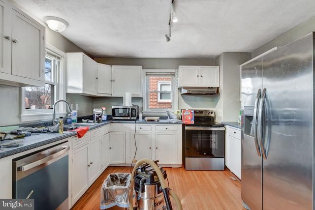 517 W KING ST, Strasburg, VA 22657