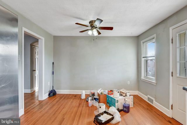 517 W KING ST, Strasburg, VA 22657