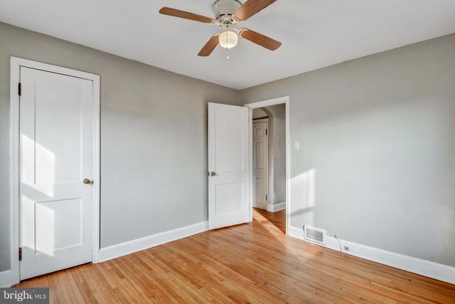 517 W KING ST, Strasburg, VA 22657