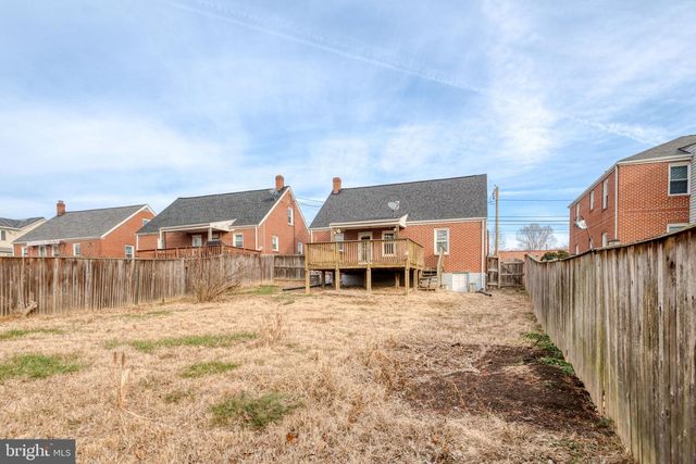 517 W KING ST, Strasburg, VA 22657