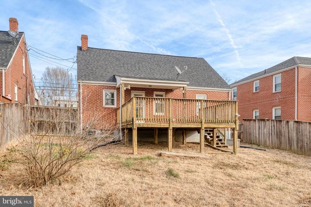 517 W KING ST, Strasburg, VA 22657