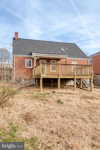 517 W KING ST, Strasburg, VA 22657