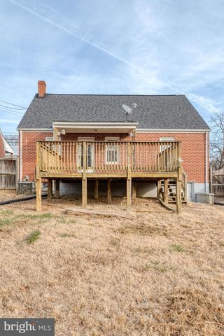 517 W KING ST, Strasburg, VA 22657