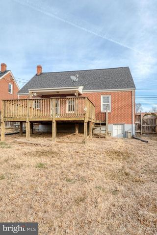 517 W KING ST, Strasburg, VA 22657