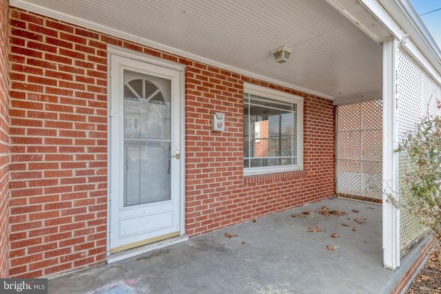 517 W KING ST, Strasburg, VA 22657