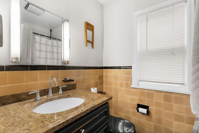 5001 Thomas Avenue S, Minneapolis, MN 55410