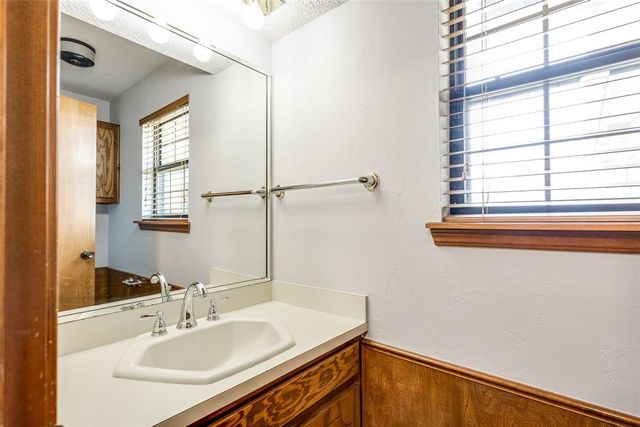 402 Ash Road, Choctaw, OK 73020