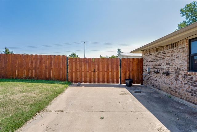 402 Ash Road, Choctaw, OK 73020