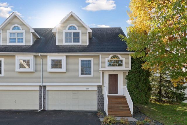 17155 Sandy Lane, Minnetonka, MN 55345