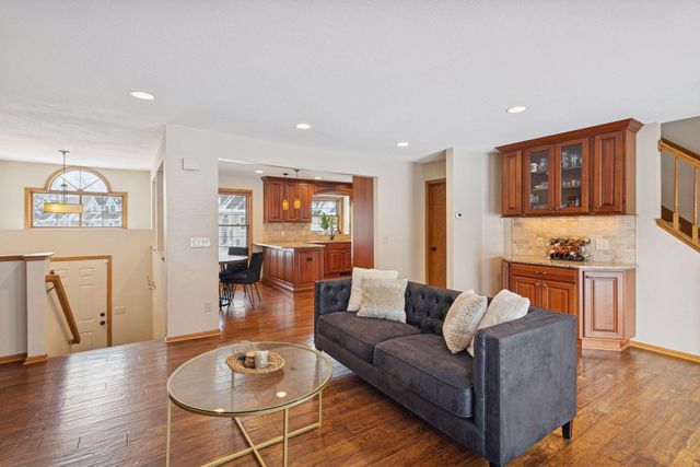 17155 Sandy Lane, Minnetonka, MN 55345