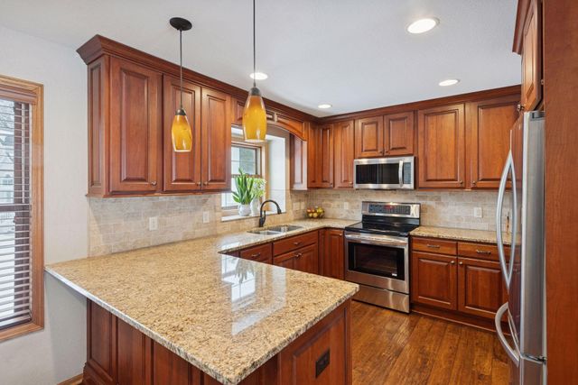 17155 Sandy Lane, Minnetonka, MN 55345