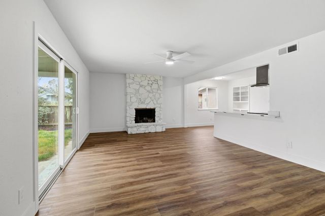 7341 Stanwood Way, Sacramento, CA 95831