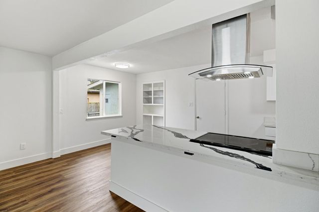 7341 Stanwood Way, Sacramento, CA 95831