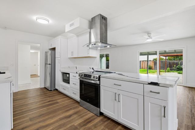 7341 Stanwood Way, Sacramento, CA 95831