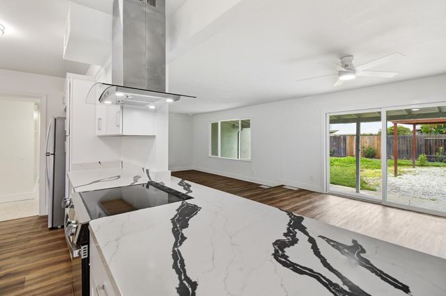 7341 Stanwood Way, Sacramento, CA 95831