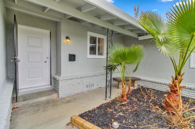 7341 Stanwood Way, Sacramento, CA 95831